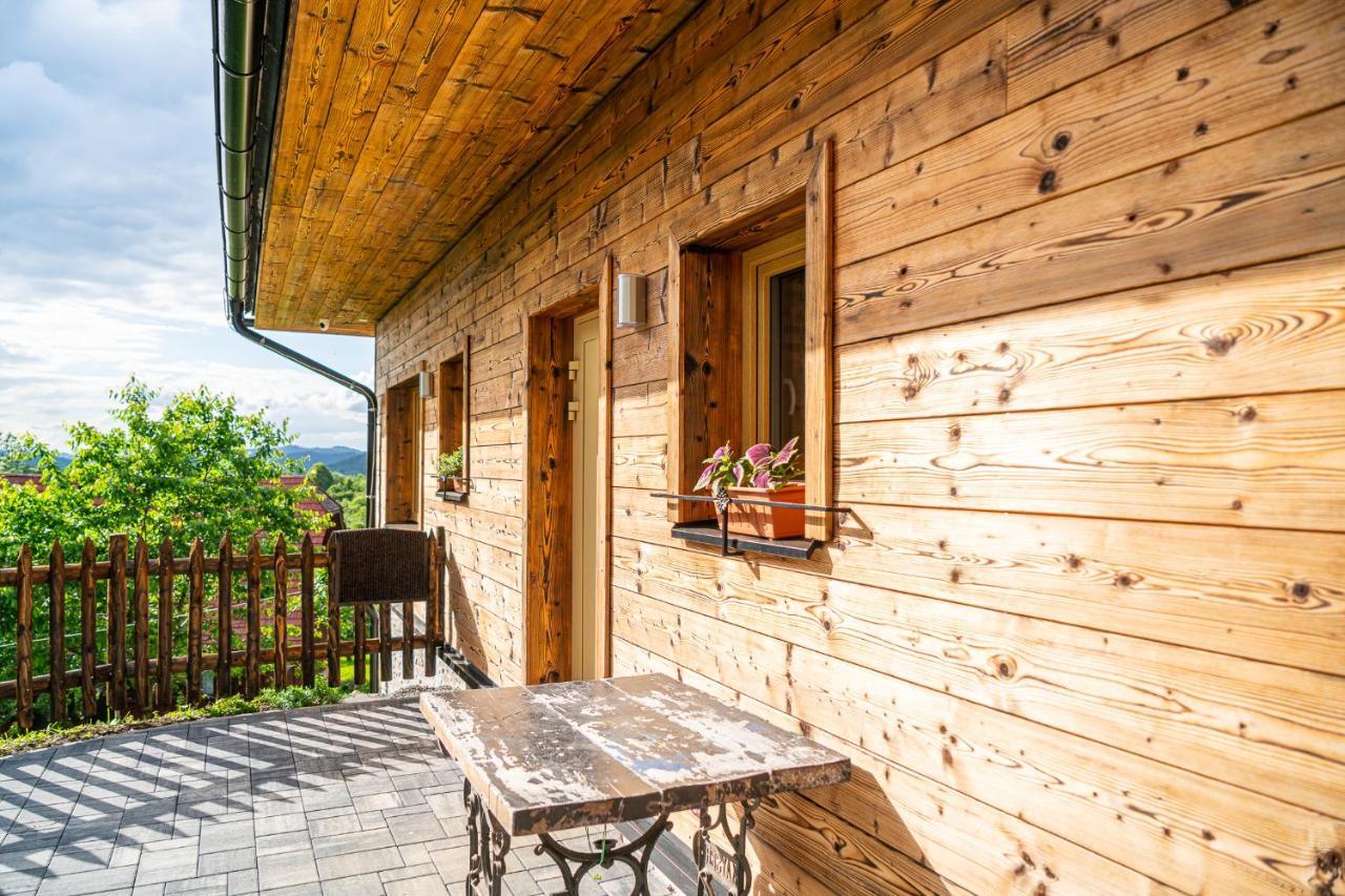 Apartmany Pod Rozsutcom - Zatkov Dvor - Prijazd Do Ubytovania Autom S Pohonom 4X4 Terchová エクステリア 写真